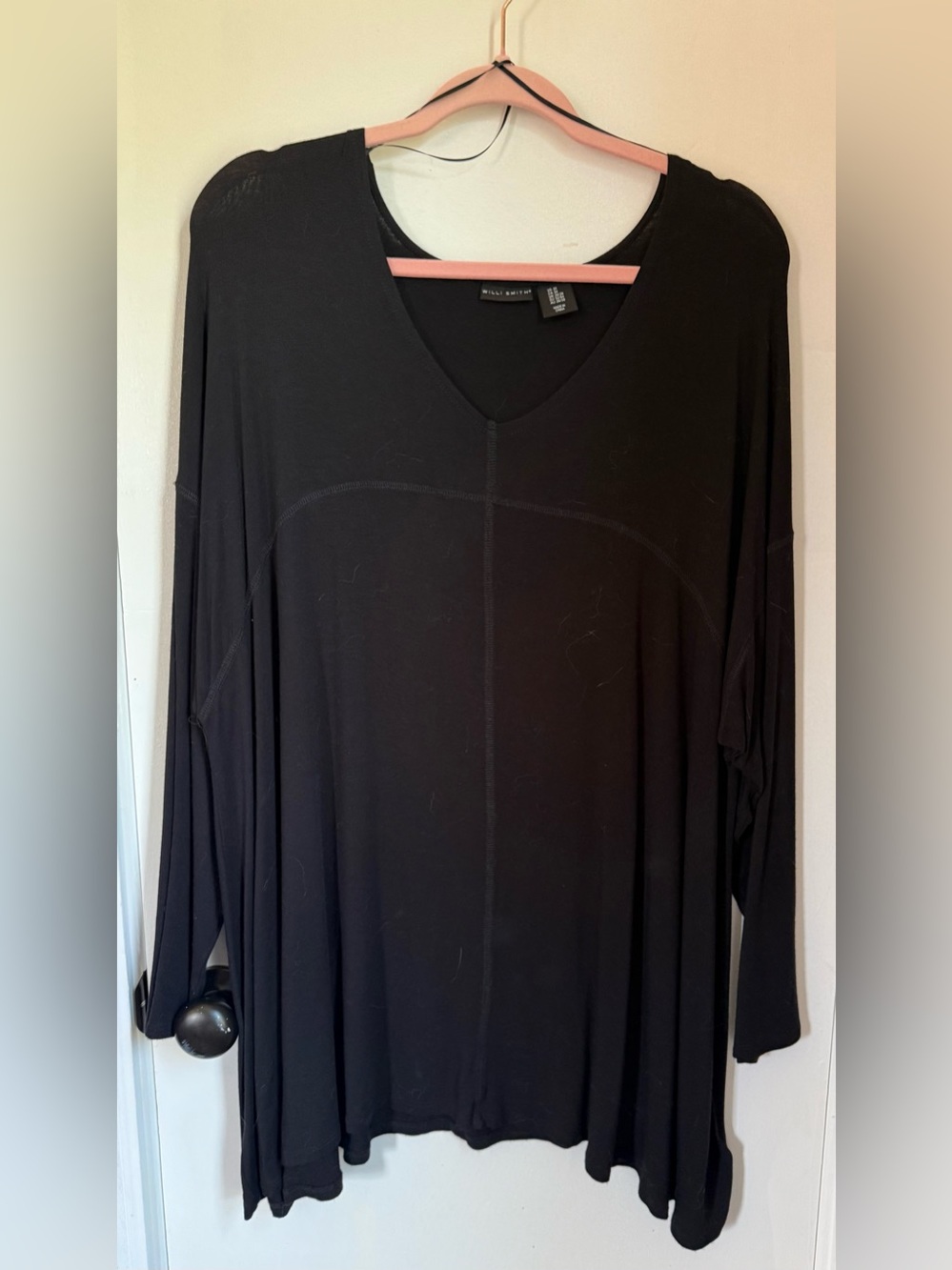EUC - Willie Smith Plus Size Black V-Neck Long Sleeve Tunic